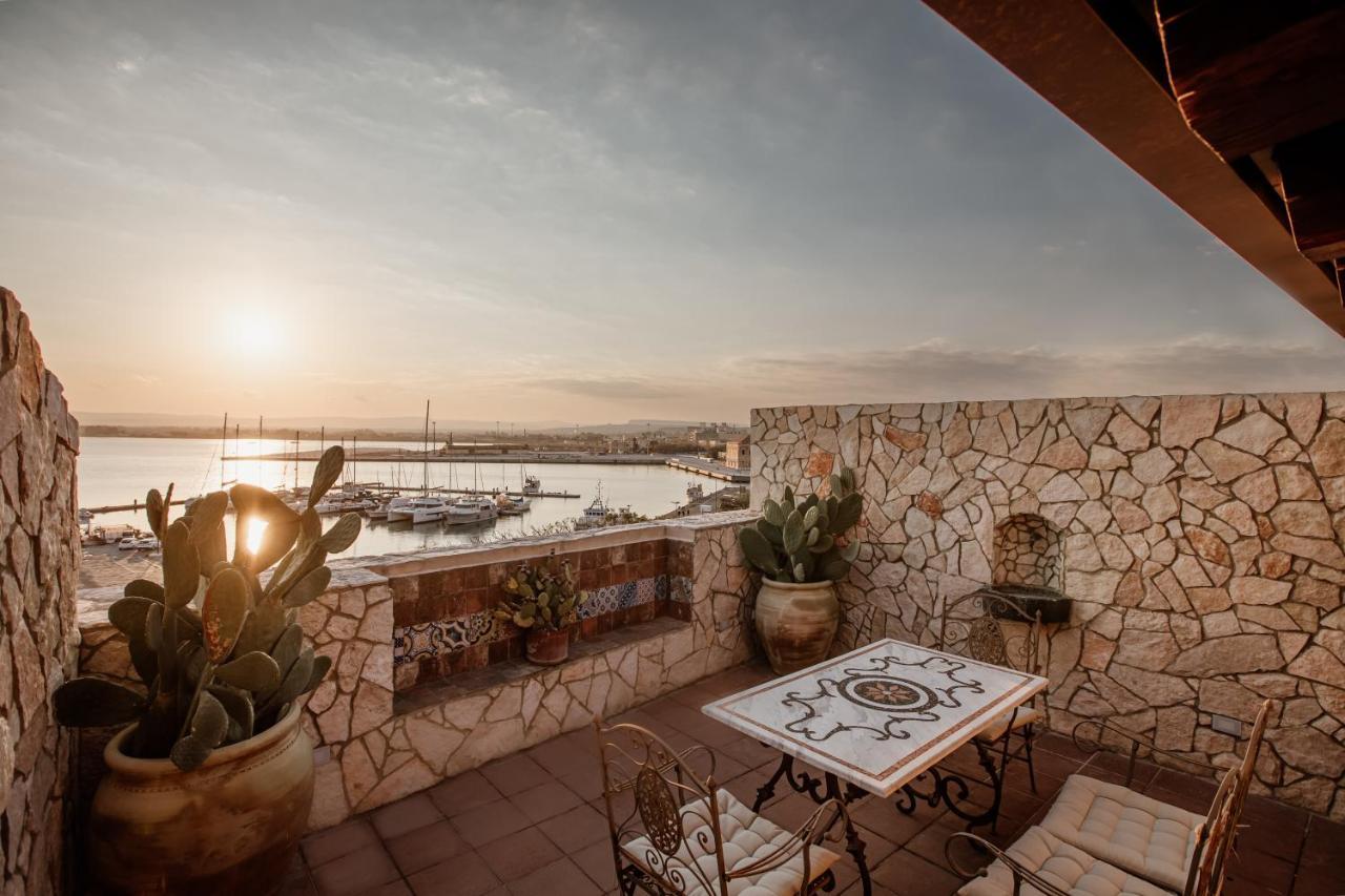 Palazzo Giunta - Porta Marina Ortigia Bed & Breakfast Syracuse Exterior foto