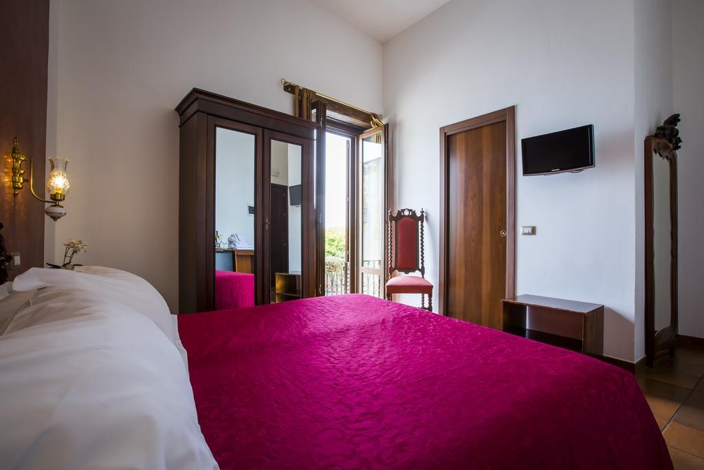 Palazzo Giunta - Porta Marina Ortigia Bed & Breakfast Syracuse Exterior foto
