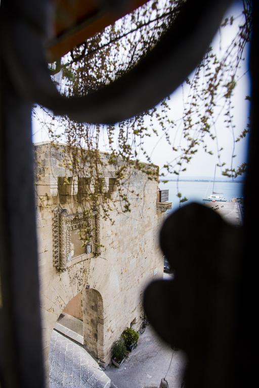 Palazzo Giunta - Porta Marina Ortigia Bed & Breakfast Syracuse Exterior foto