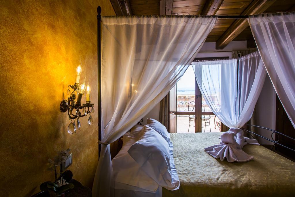 Palazzo Giunta - Porta Marina Ortigia Bed & Breakfast Syracuse Exterior foto