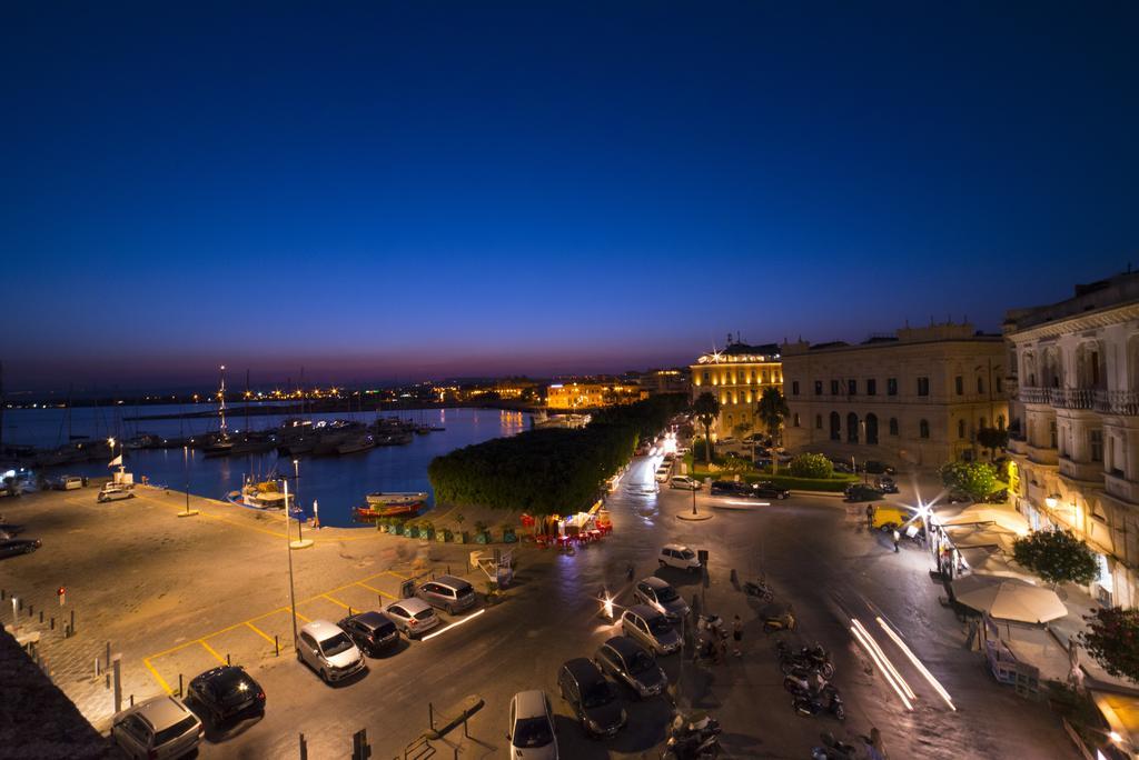 Palazzo Giunta - Porta Marina Ortigia Bed & Breakfast Syracuse Exterior foto