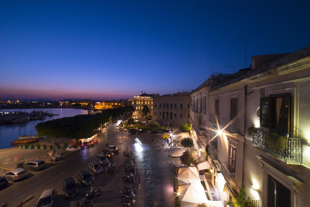 Palazzo Giunta - Porta Marina Ortigia Bed & Breakfast Syracuse Exterior foto